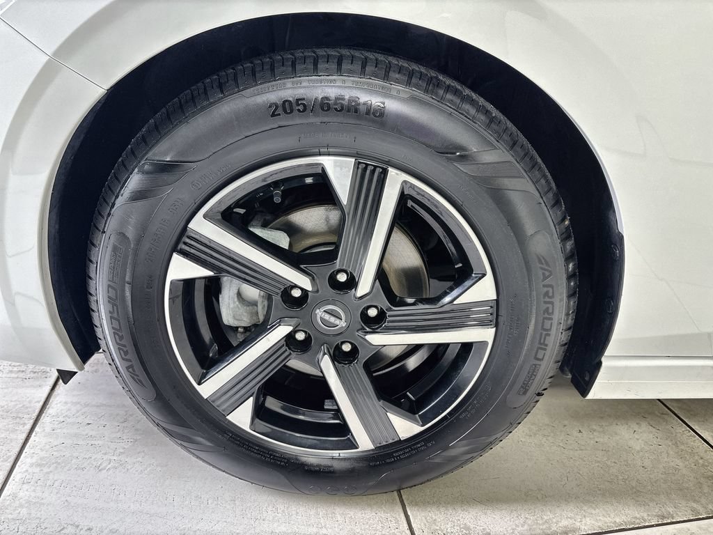 Used 2024 Nissan Sentra SV FWD image 18