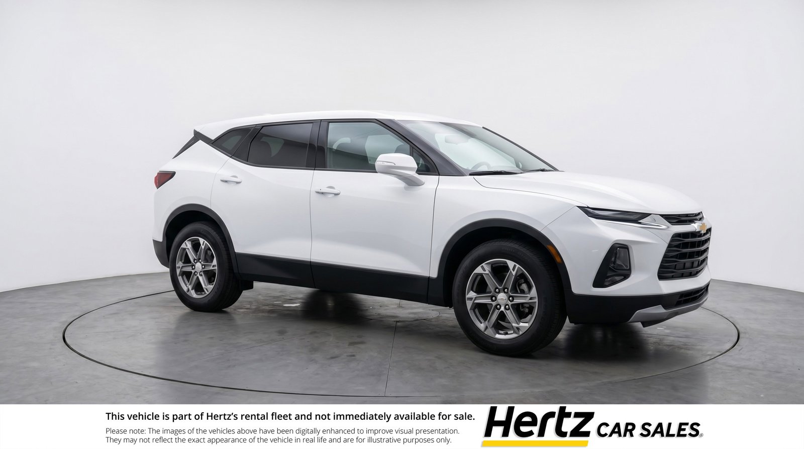 Used 2025 Chevrolet Blazer LT FWD image 1