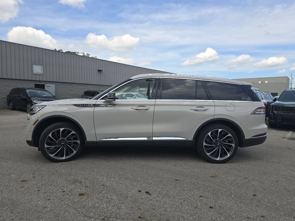 Used 2022 Lincoln Aviator Reserve w/ Equipment Group 201A AWD/4WD image 13