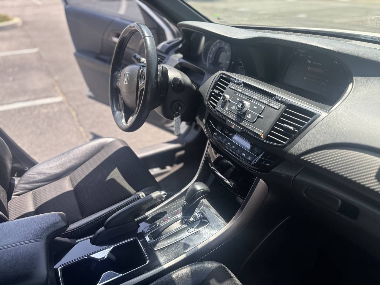 Used 2017 Honda Accord Sport image 26