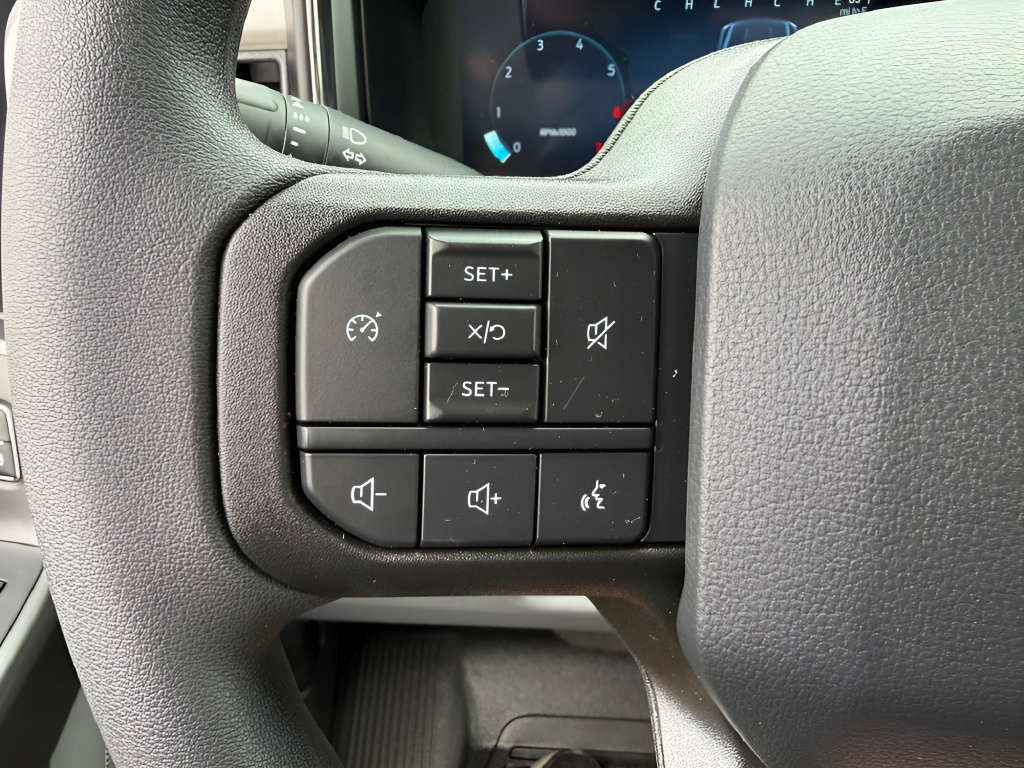 New 2026 Ford F250 XLT w/ XLT Premium Package AWD/4WD image 16