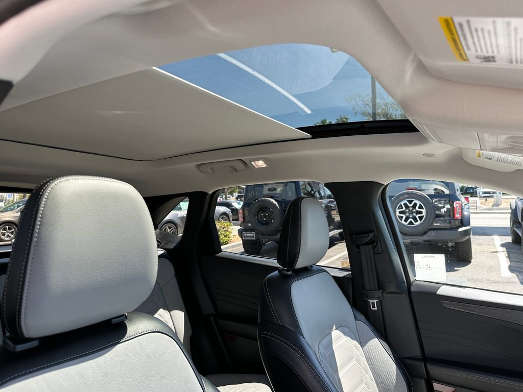 Used 2024 Ford Escape SE w/ PHEV Premium Package FWD image 51