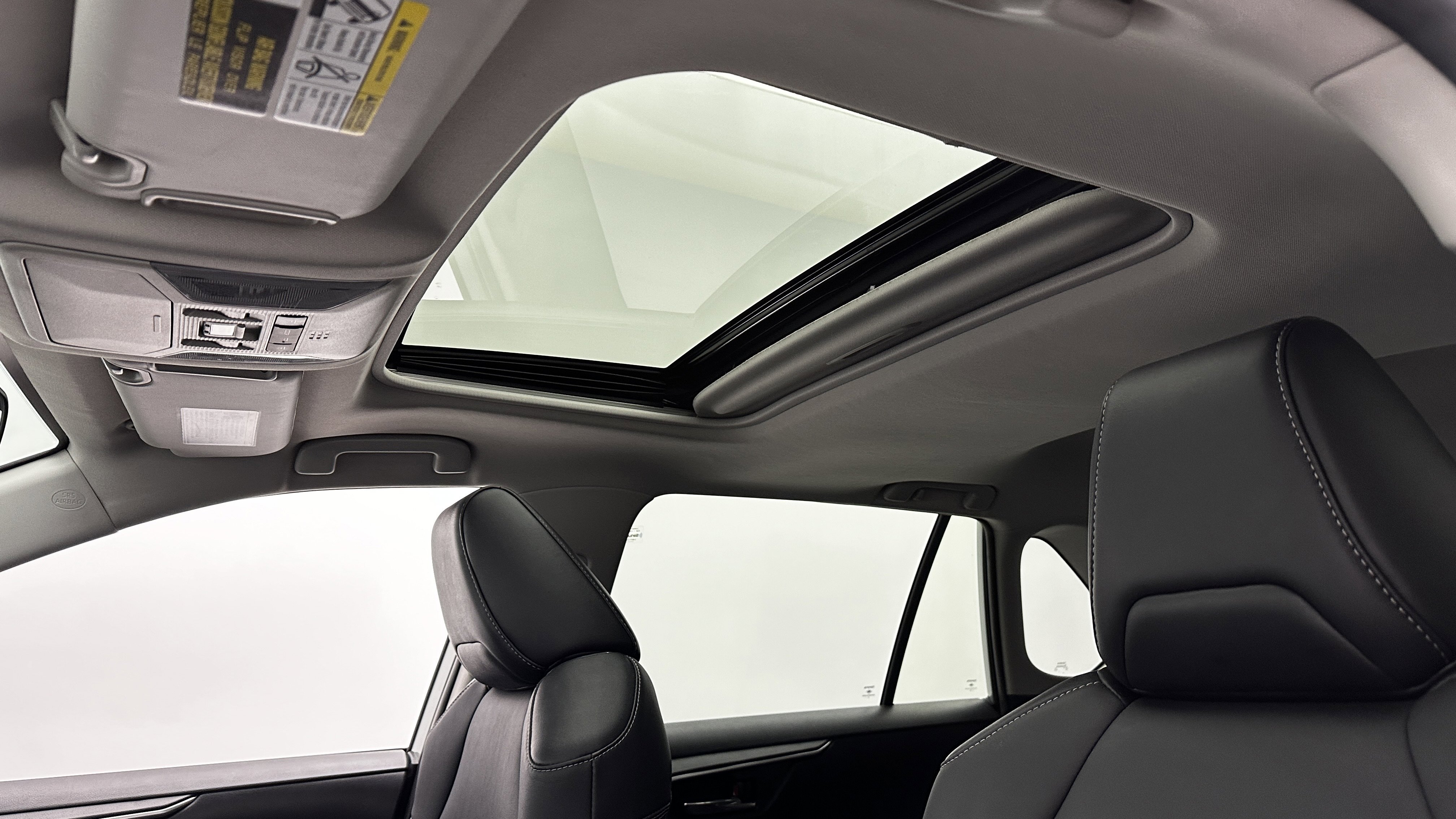 Used 2022 Toyota RAV4 XLE Premium image 4