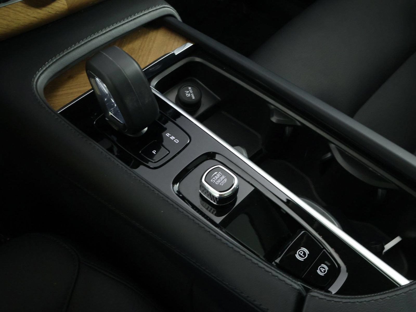 Certified 2023 Volvo XC90 B6 Plus AWD/4WD image 15