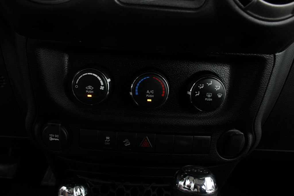 Used 2016 Jeep Wrangler Unlimited Sport w/ Max Tow Package AWD/4WD image 4