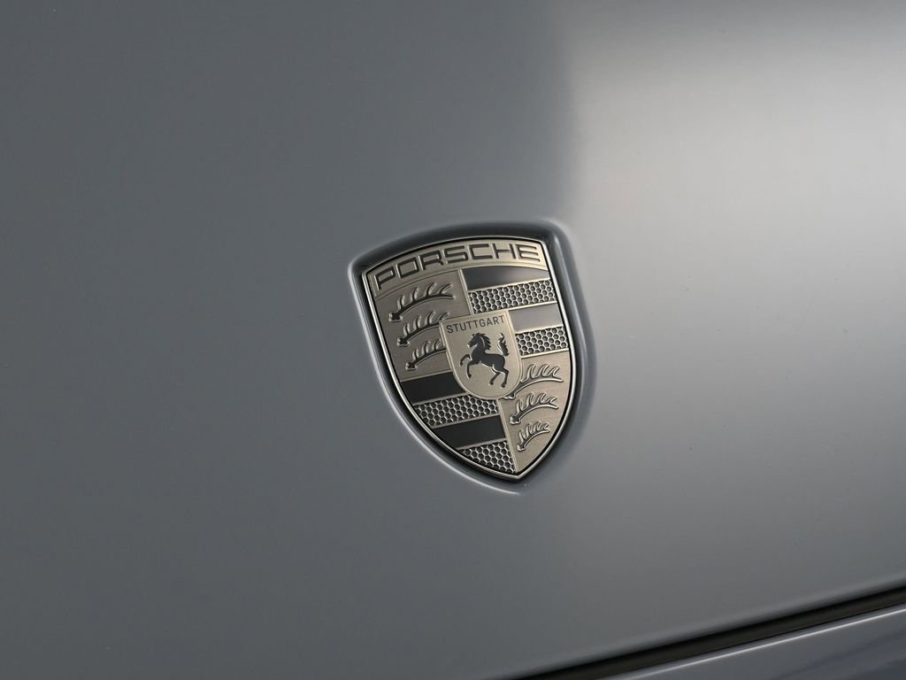 Certified 2025 Porsche Cayenne Turbo AWD/4WD image 13