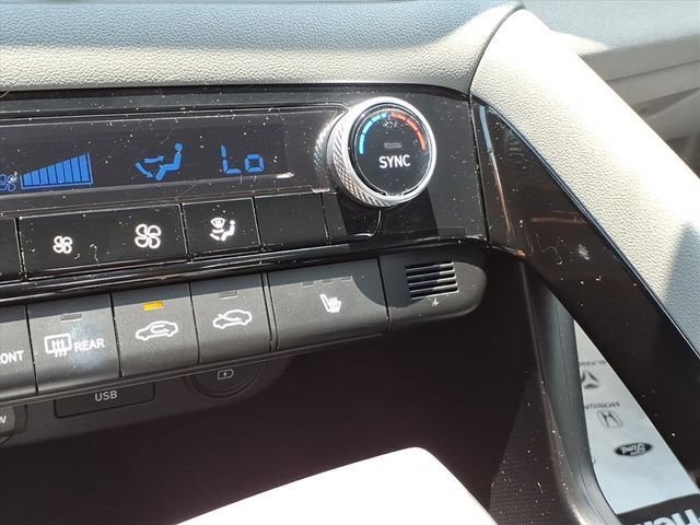 Used 2023 Hyundai Elantra SEL w/ Convenience Package FWD image 21