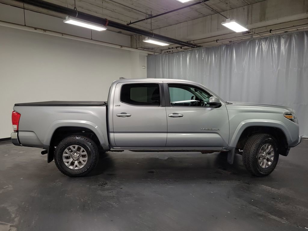 Used 2016 Toyota Tacoma SR5 image 9