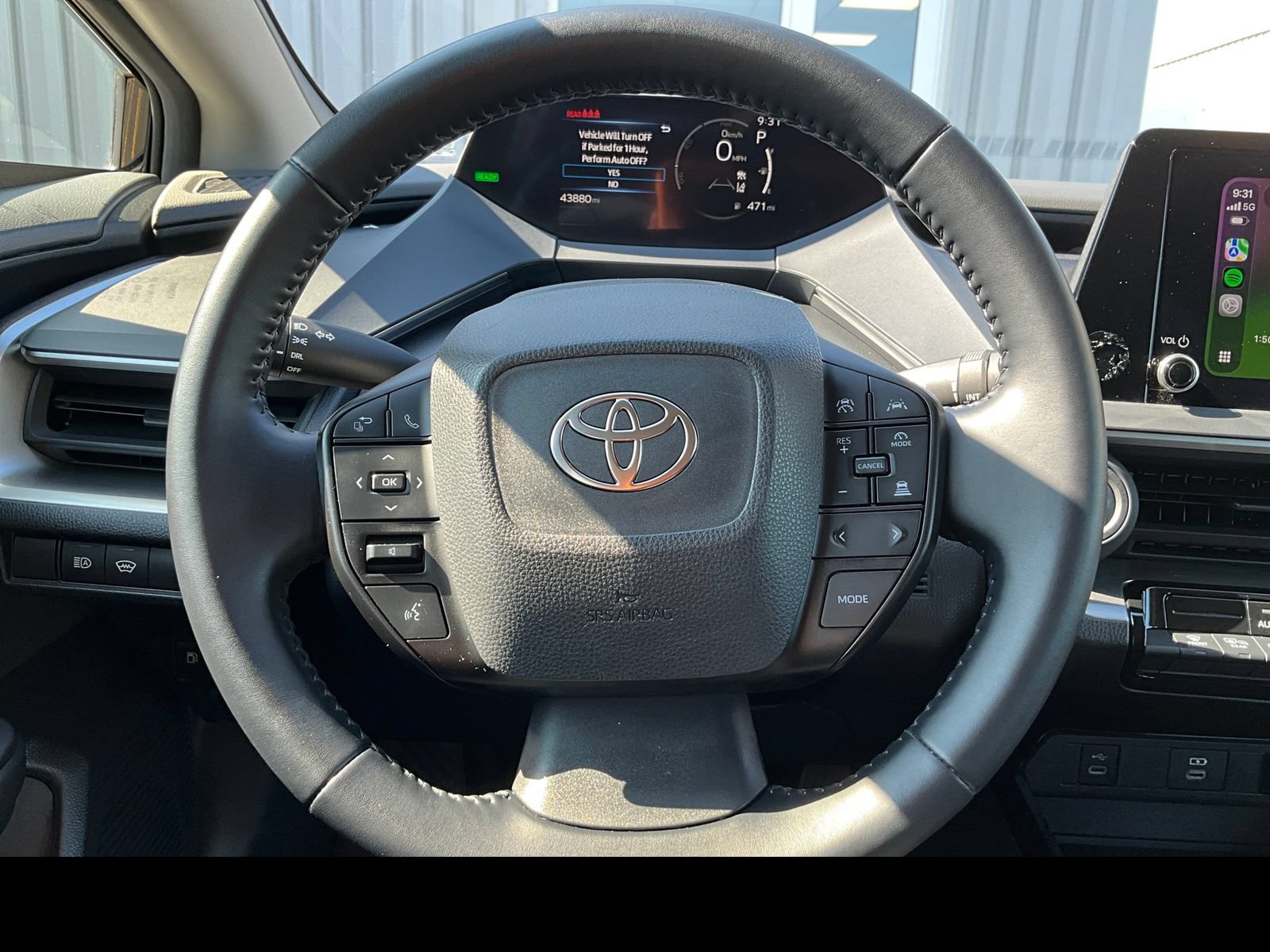 Used 2024 Toyota Prius LE FWD image 3