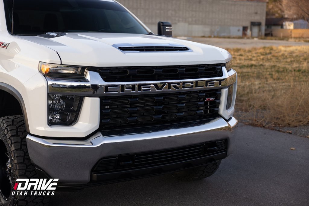 Used 2023 Chevrolet Silverado 2500 LT image 3