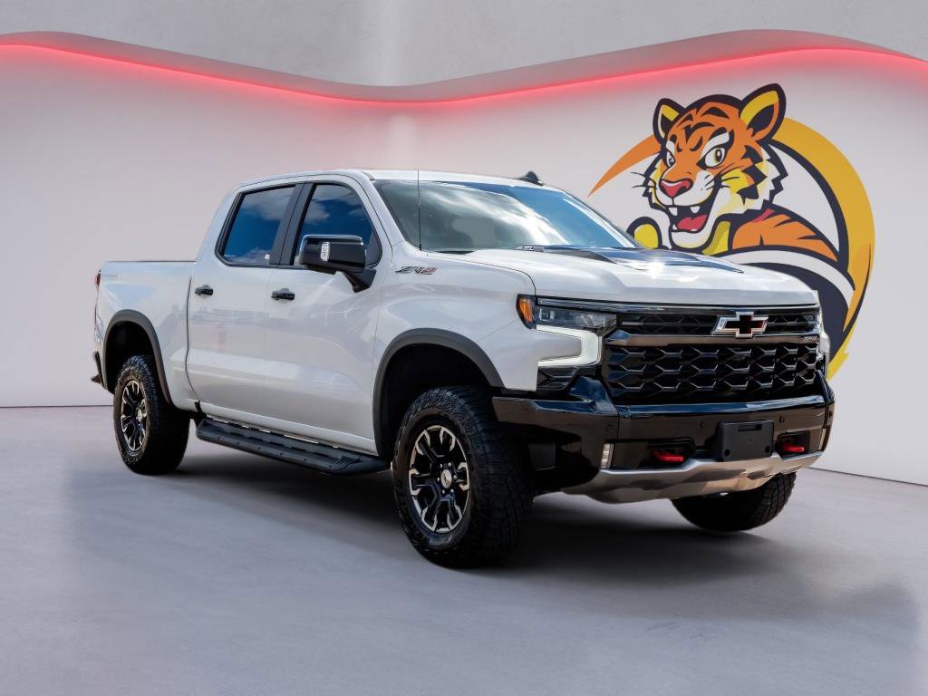 Used 2025 Chevrolet Silverado 1500 ZR2 image 3