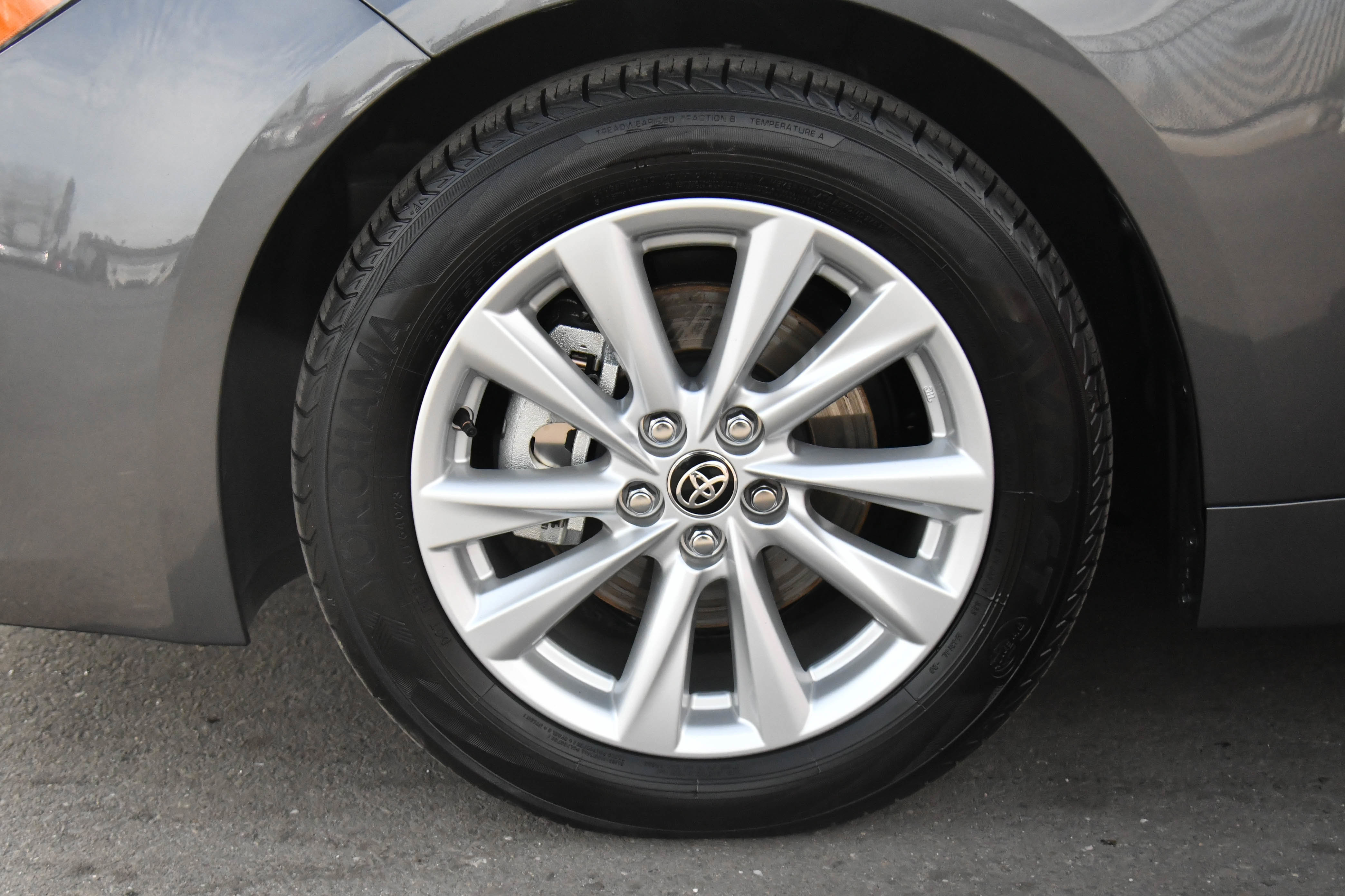 Used 2024 Toyota Corolla SE w/ SE Package image 12