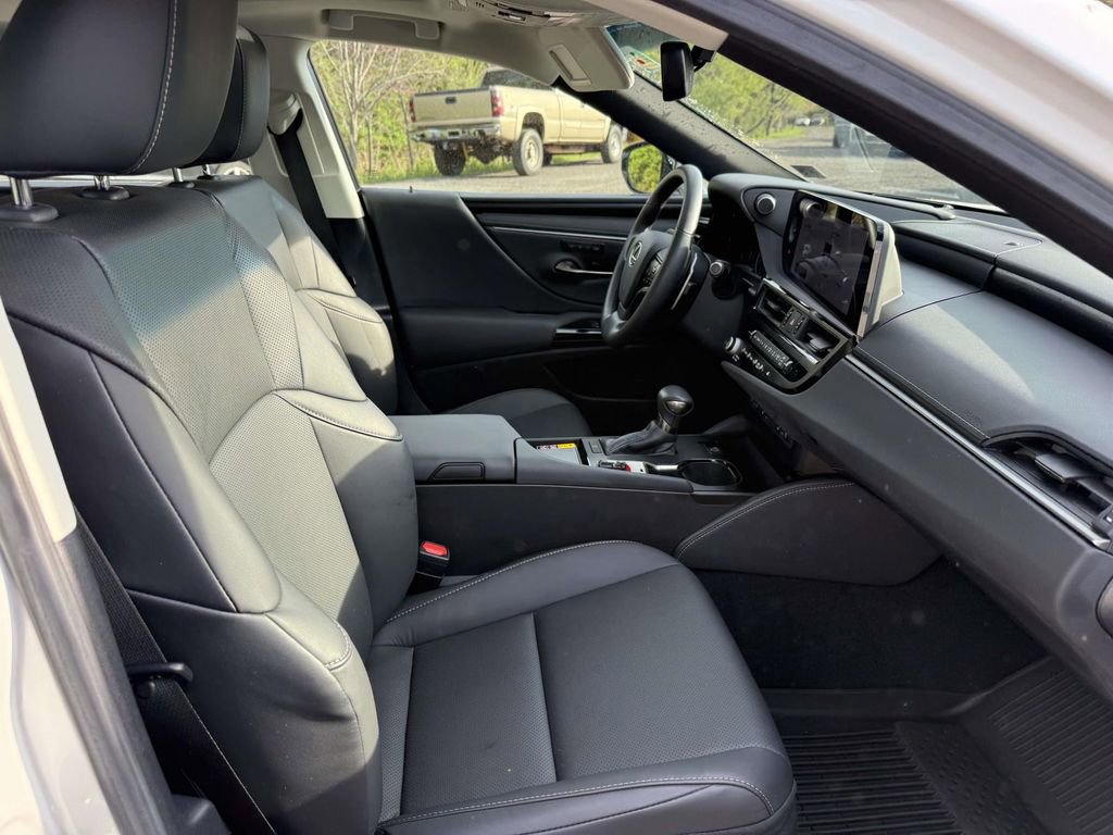 Used 2025 Lexus ES 350 w/ Premium Package image 14