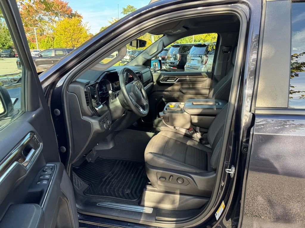 Used 2023 Chevrolet Silverado 1500 RST w/ Z71 Off-Road Package image 11