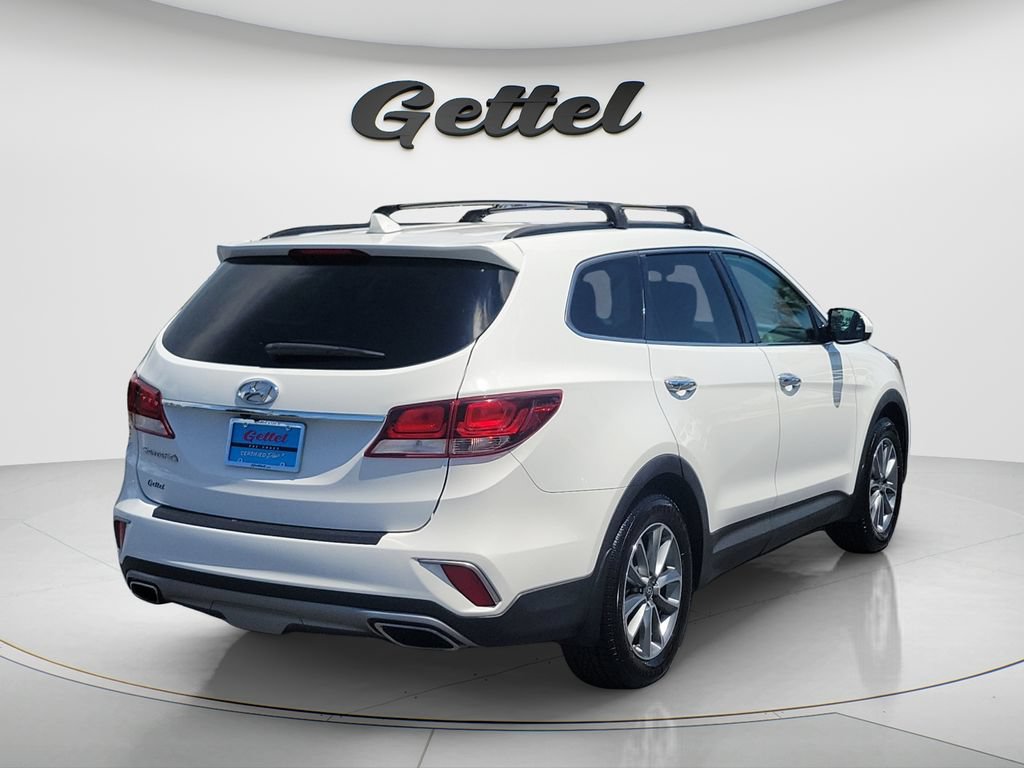 Used 2017 Hyundai Santa Fe SE FWD image 5