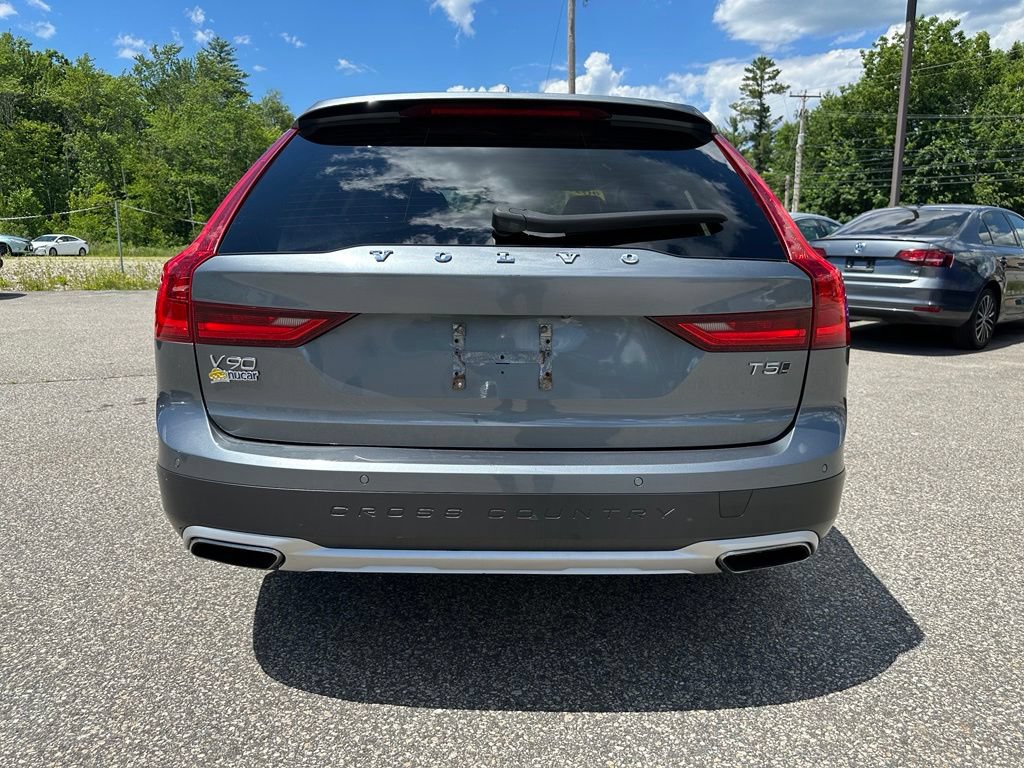 Used 2019 Volvo V90 T5 Cross Country AWD/4WD image 4