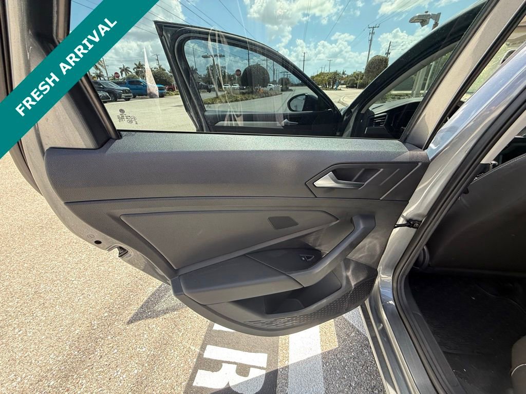 Used 2022 Volkswagen Jetta S image 21