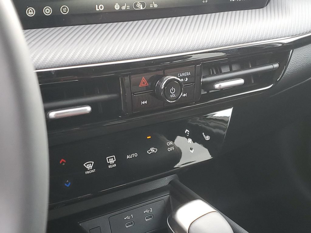 New 2026 Nissan Kicks SR w/ SR Premium Package FWD image 26