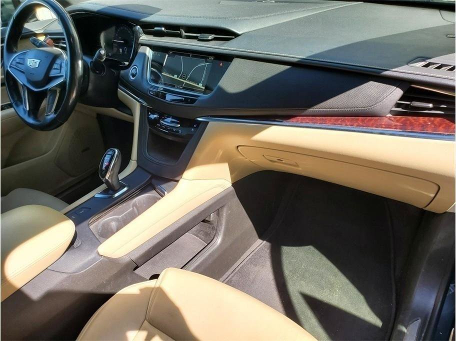 Used 2019 Cadillac XT5 Premium Luxury FWD image 36