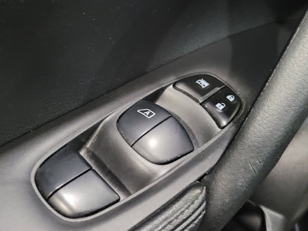 Used 2019 Nissan Rogue S AWD/4WD image 27