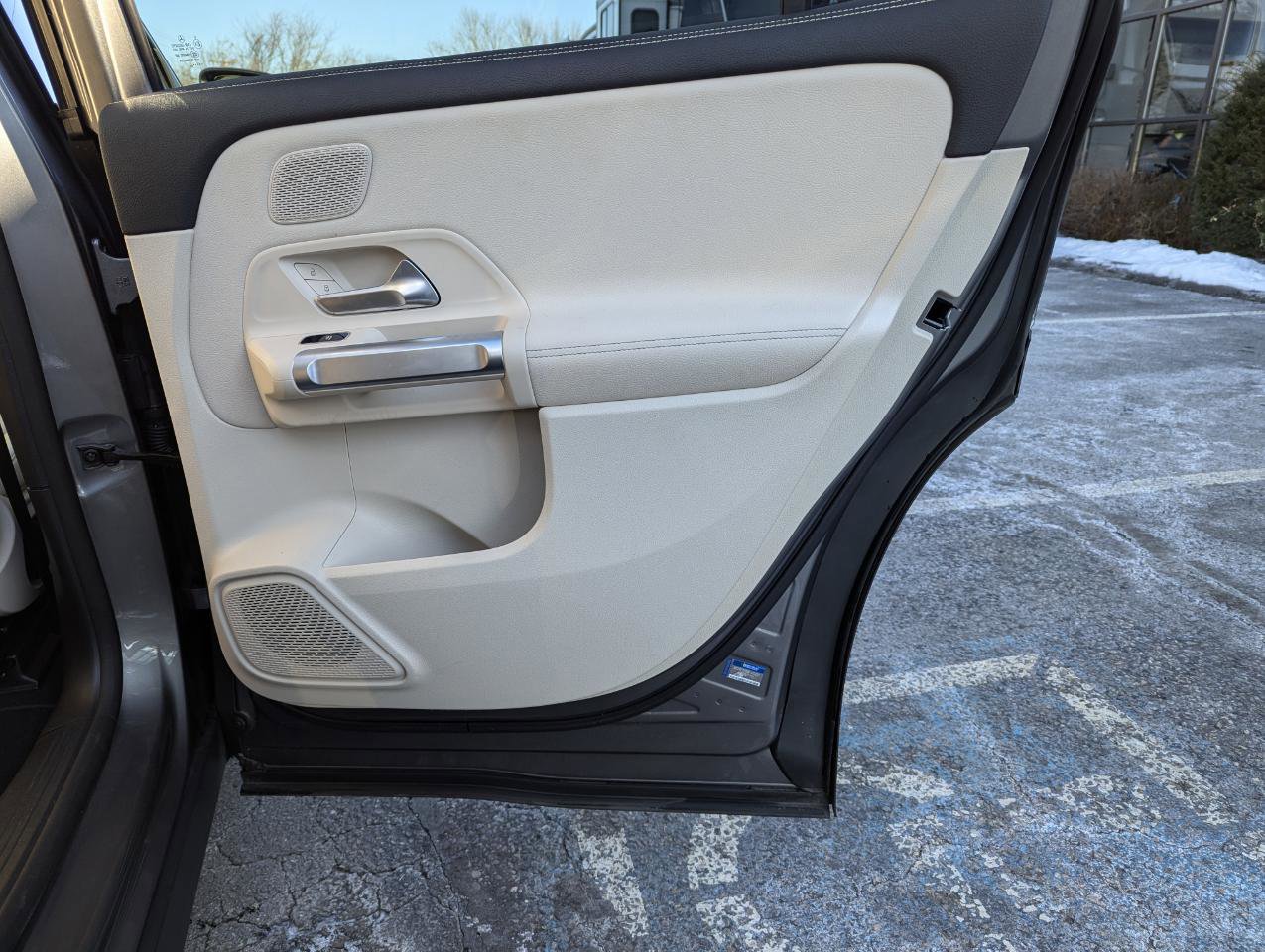 Used 2022 Mercedes-Benz EQB 300 4MATIC image 43