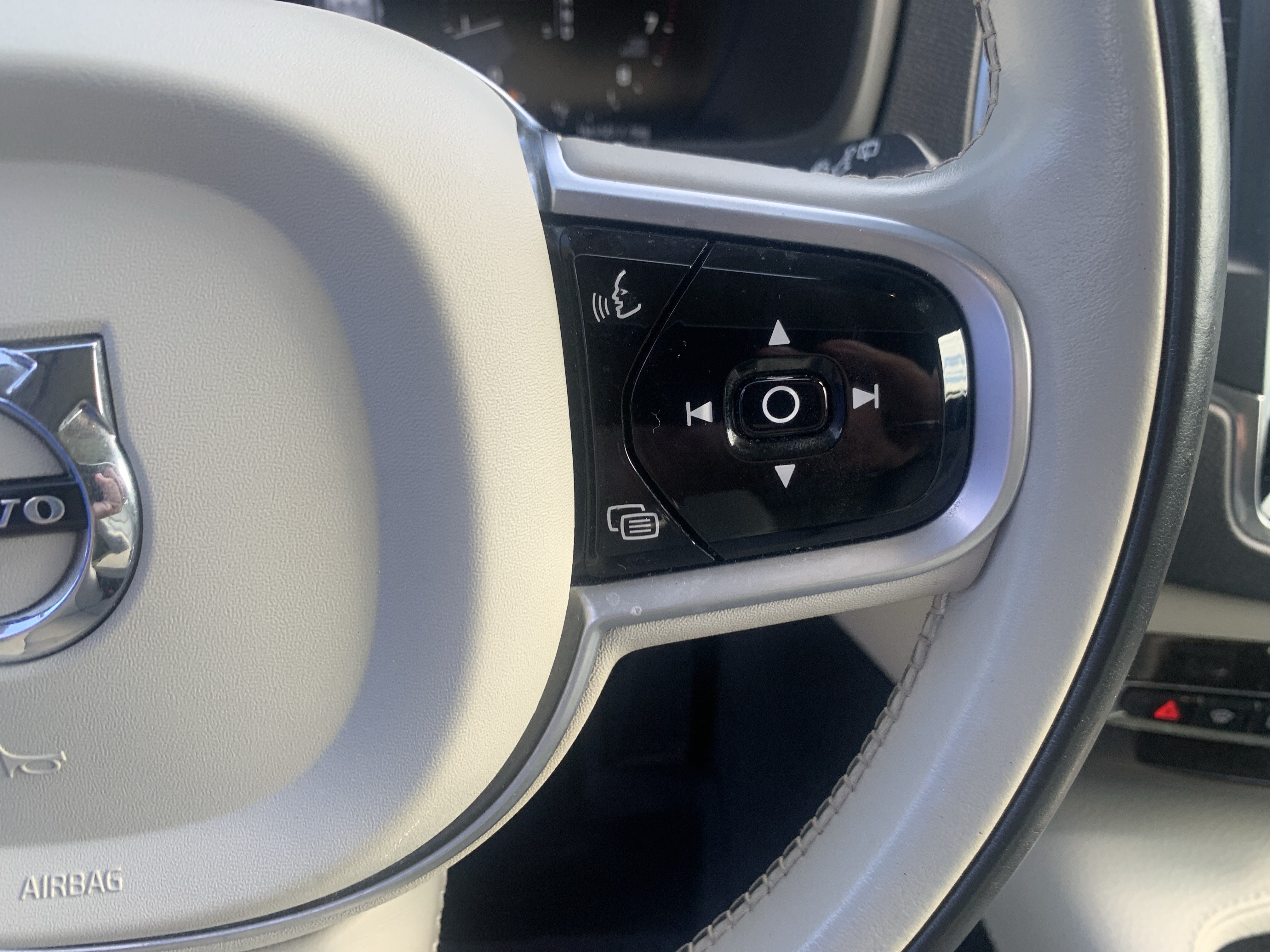 Used 2019 Volvo XC90 T6 Momentum w/ Advanced Package AWD/4WD image 20