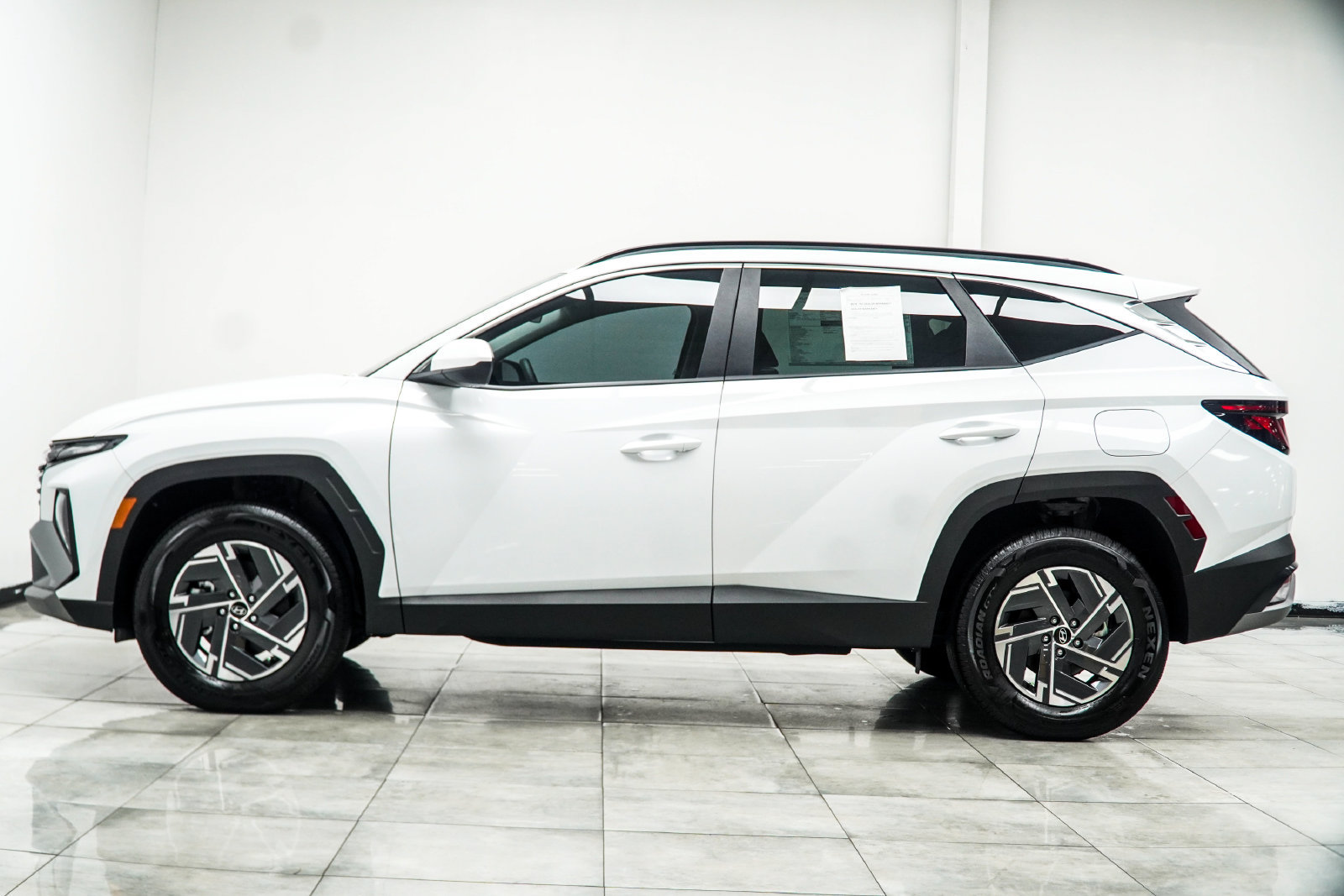 Used 2025 Hyundai Tucson Blue AWD/4WD image 11