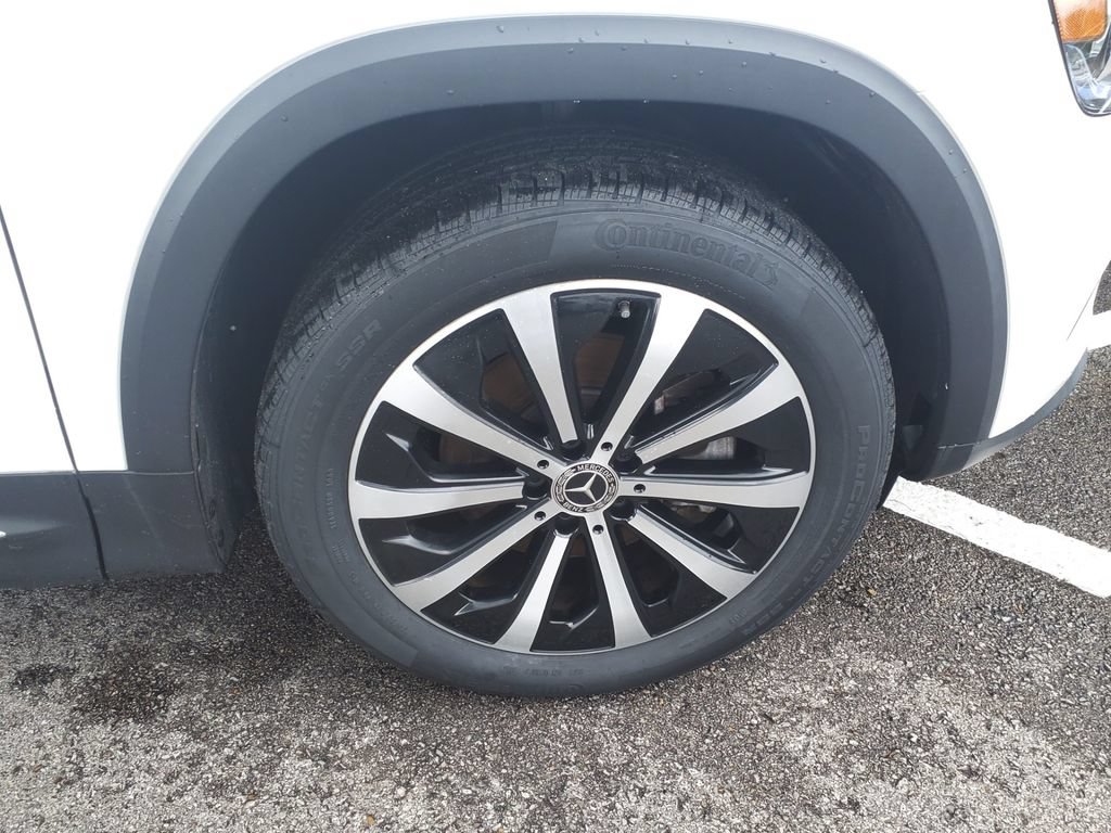 Certified 2023 Mercedes-Benz GLB 250 4MATIC w/ Premium Package image 9