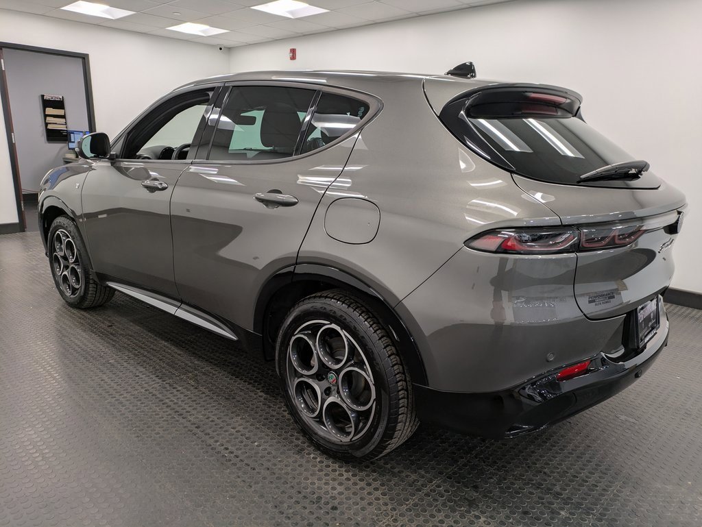 Used 2024 Alfa Romeo Tonale Ti w/ Premium Interior Package image 6