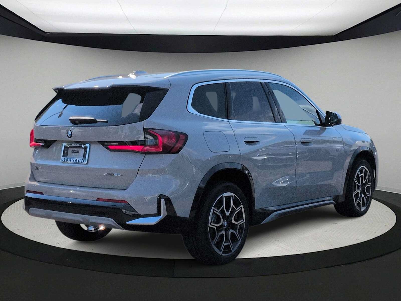 New 2026 BMW X1 xDrive28i w/ Technology Package AWD/4WD image 8