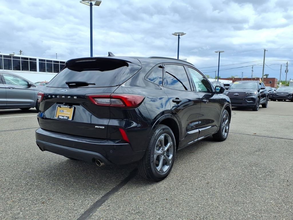 Used 2024 Ford Escape ST-Line w/ Tech Pack #1 AWD/4WD image 6