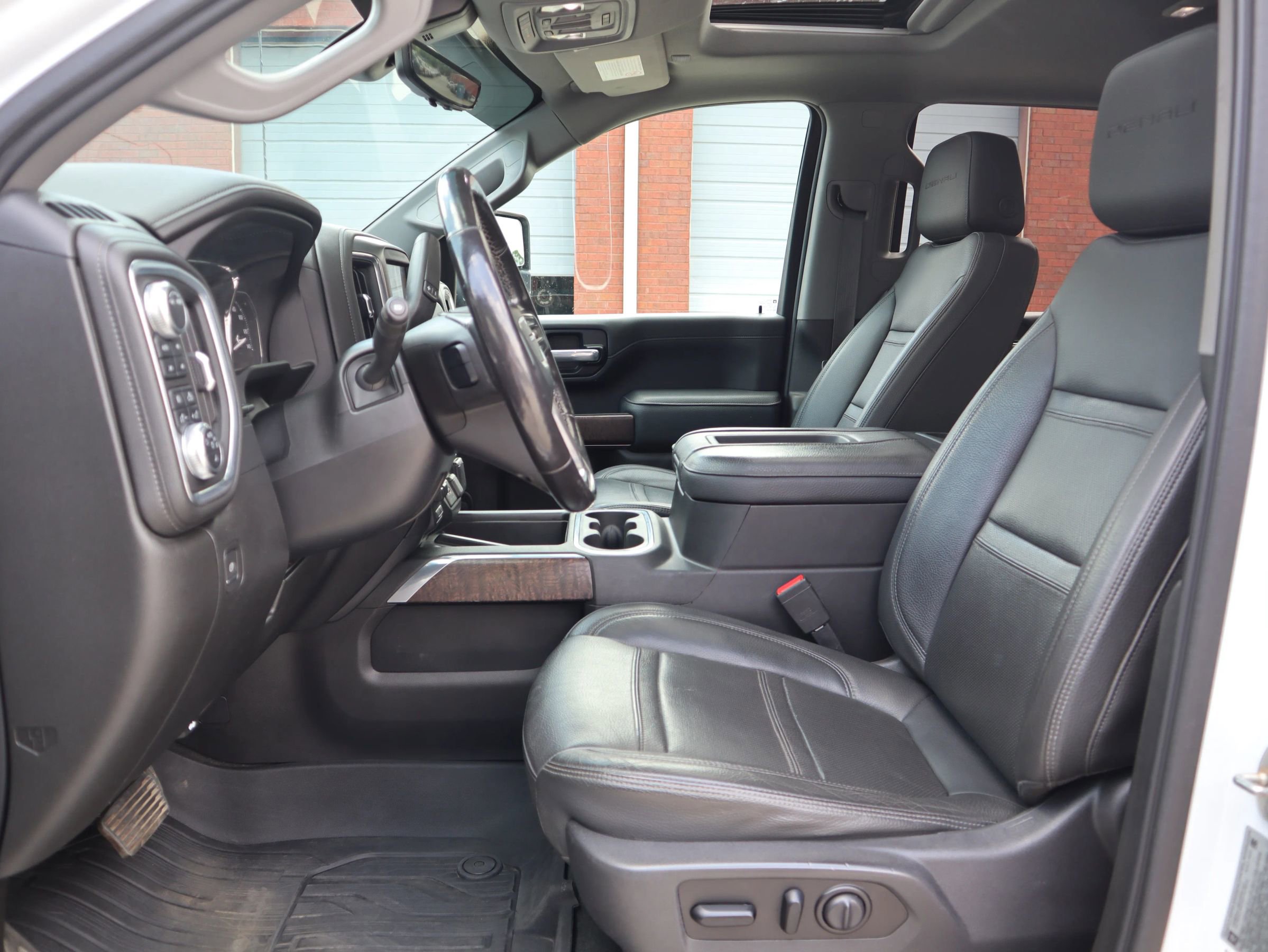 Used 2021 GMC Sierra 2500 Denali w/ Denali Ultimate Package image 27