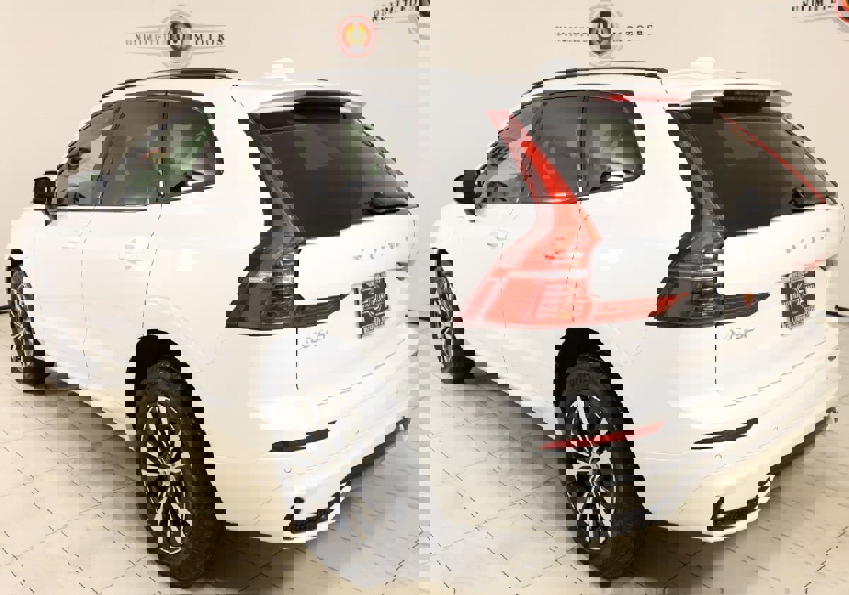 Used 2024 Volvo XC60 T8 Core image 4