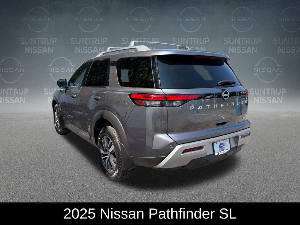 Used 2025 Nissan Pathfinder SL FWD image 3