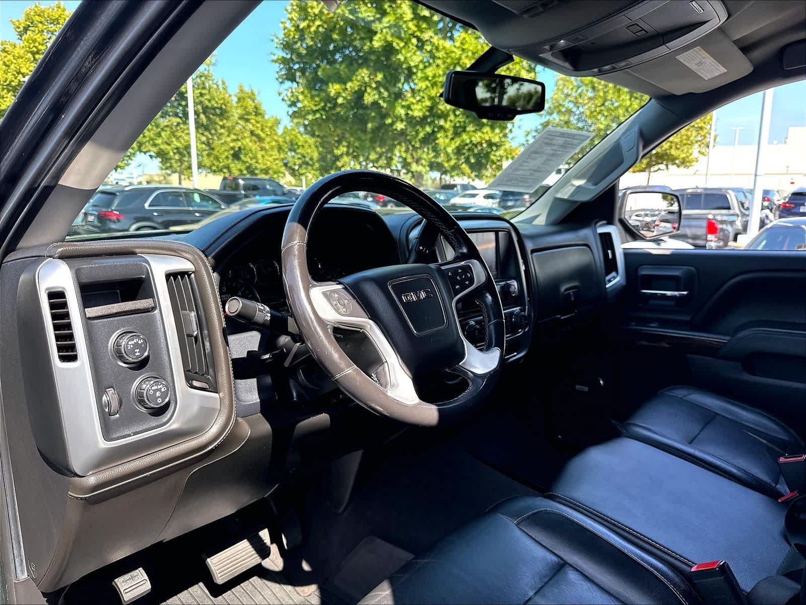 Used 2018 GMC Sierra 1500 SLT w/ SLT Premium Package AWD/4WD image 19