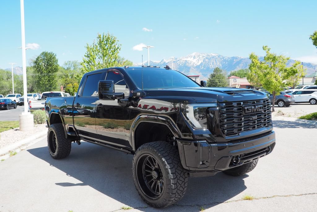 Used 2026 GMC Sierra 3500 Denali w/ Technology Package AWD/4WD image 3