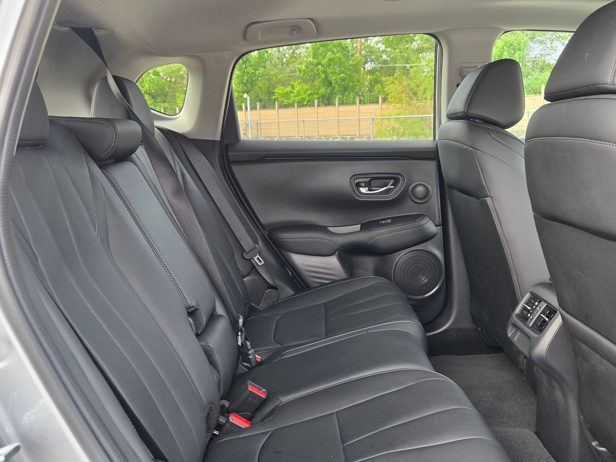 Used 2025 Acura ADX FWD image 25