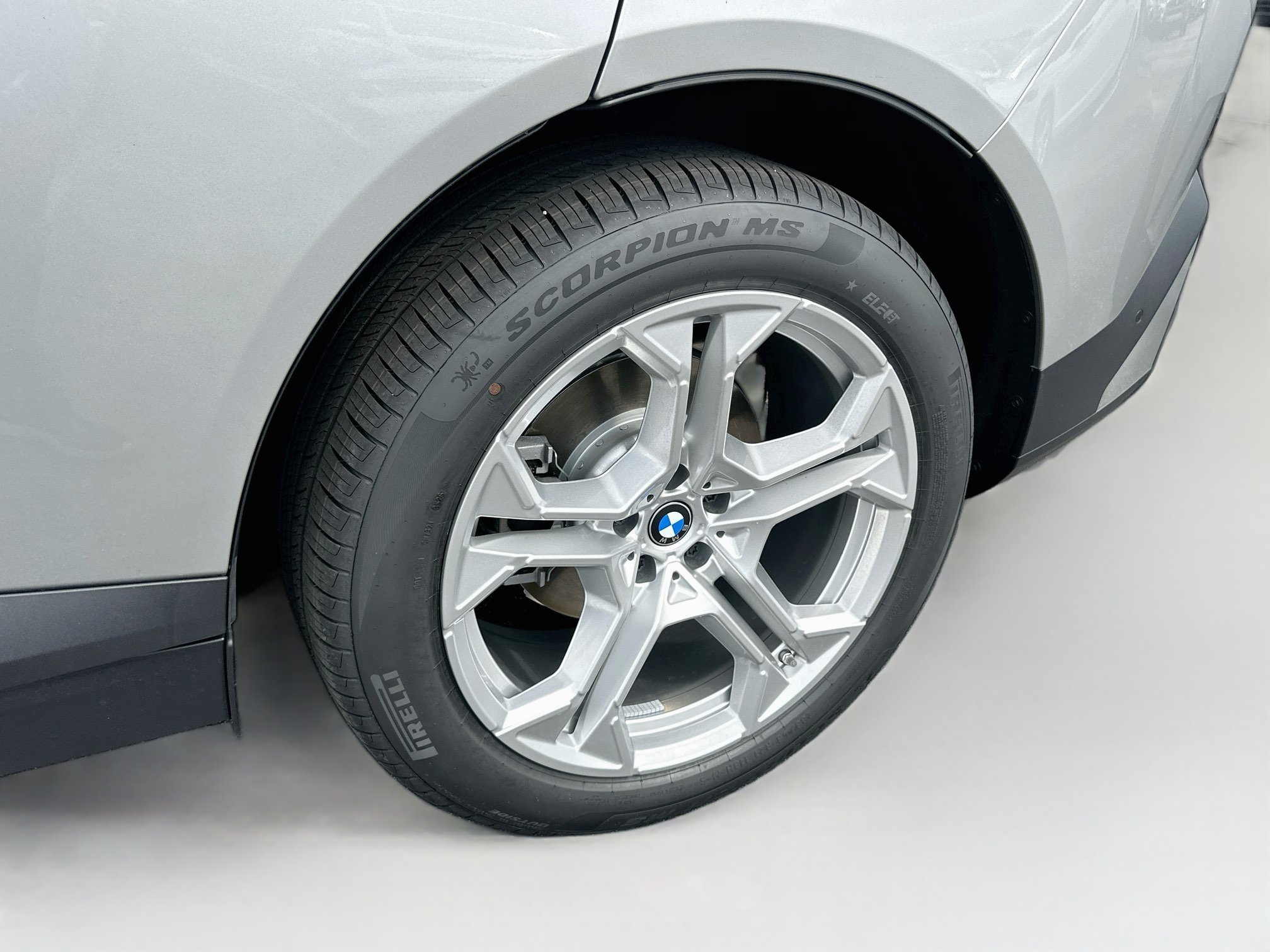 New 2027 BMW X5 xDrive40i w/ Parking Assistance Package AWD/4WD image 24