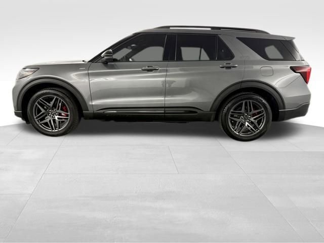 Used 2025 Ford Explorer ST-Line w/ Premium Package image 5