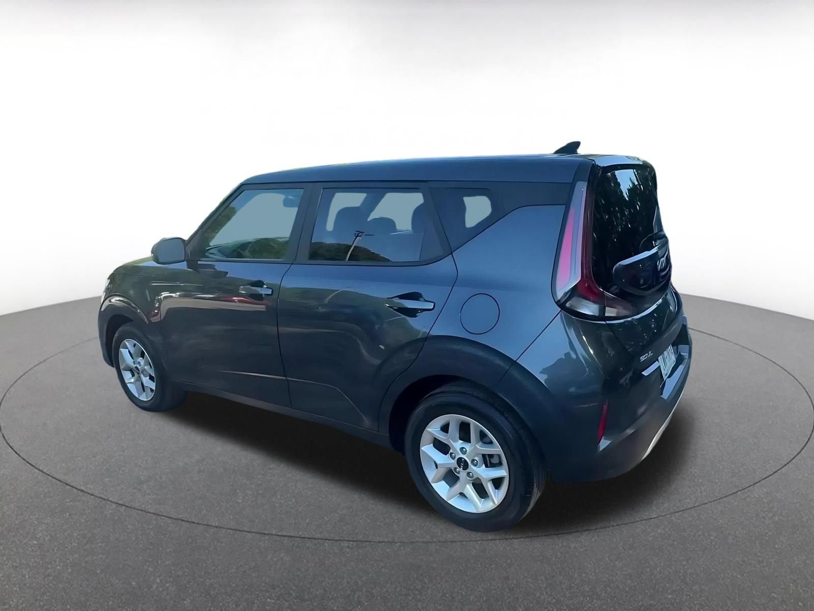 Used 2025 Kia Soul LX w/ LX Technology Package FWD image 10