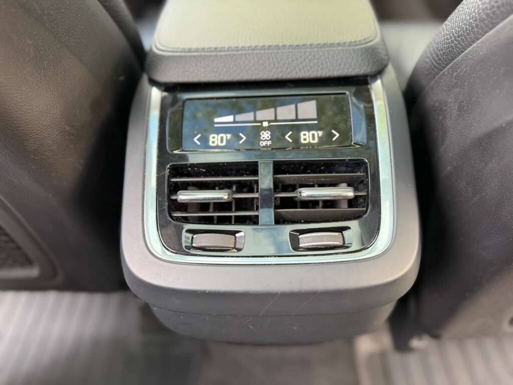 Used 2017 Volvo XC90 T6 Momentum w/ Vision Package AWD/4WD image 17