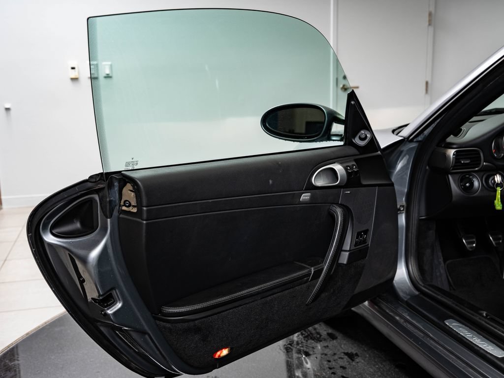 Used 2005 Porsche 911 Carrera RWD image 27