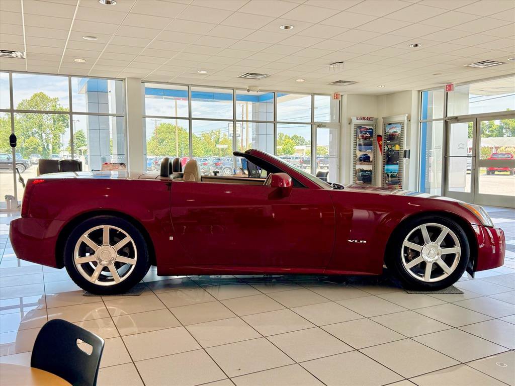 Used 2007 Cadillac XLR RWD image 3