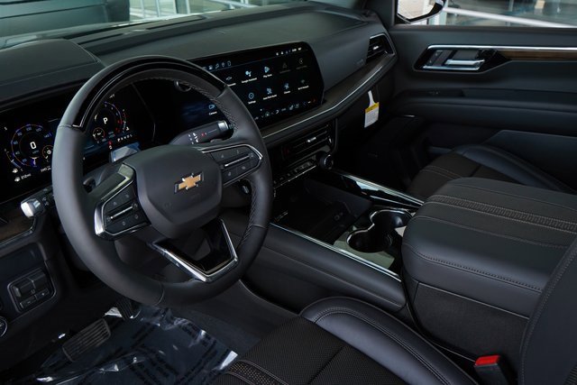 New 2026 Chevrolet Suburban High Country image 2