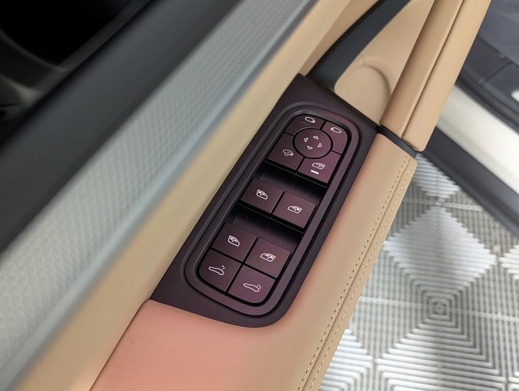 Certified 2025 Porsche Cayenne Coupe image 27