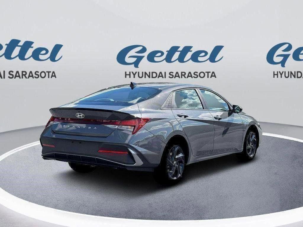 New 2026 Hyundai Elantra Sport image 7