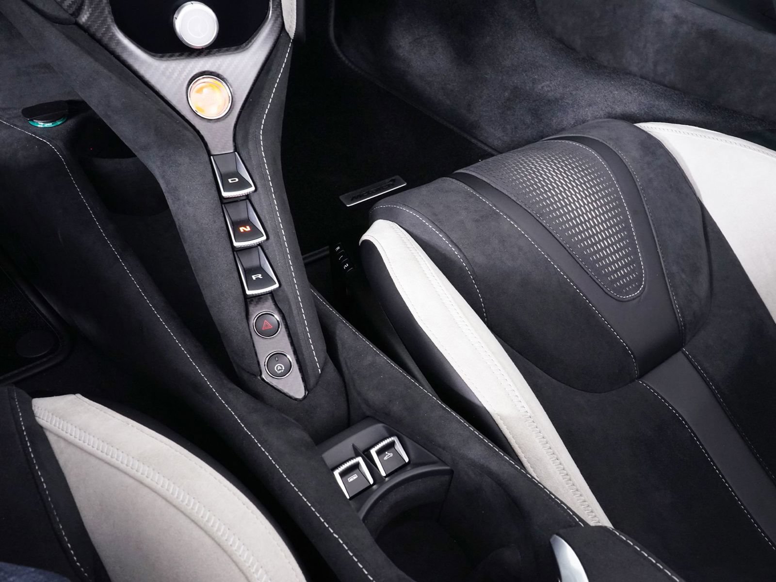 New 2026 McLaren 750S Spider RWD image 27