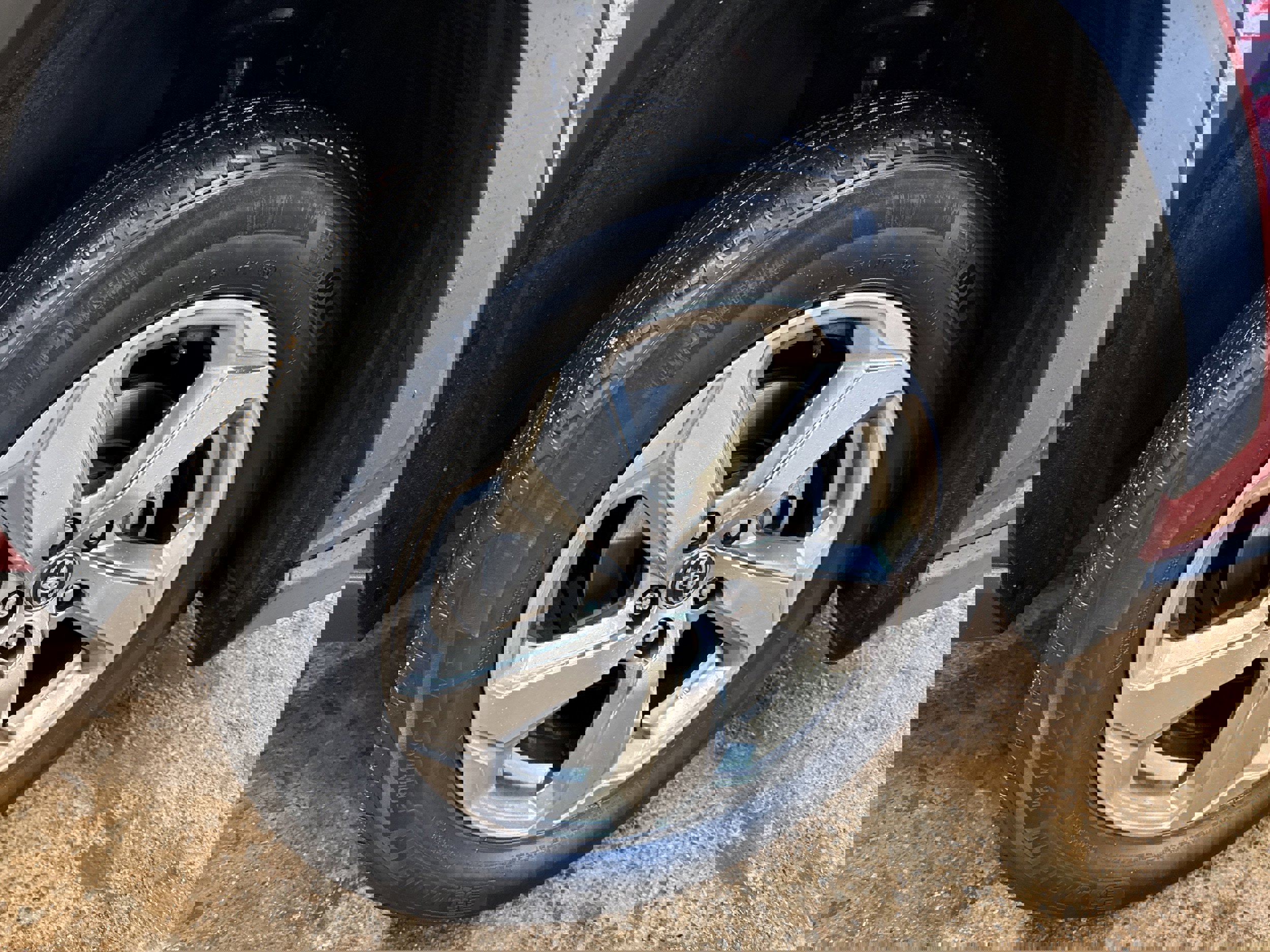 Used 2020 Toyota RAV4 Limited image 15