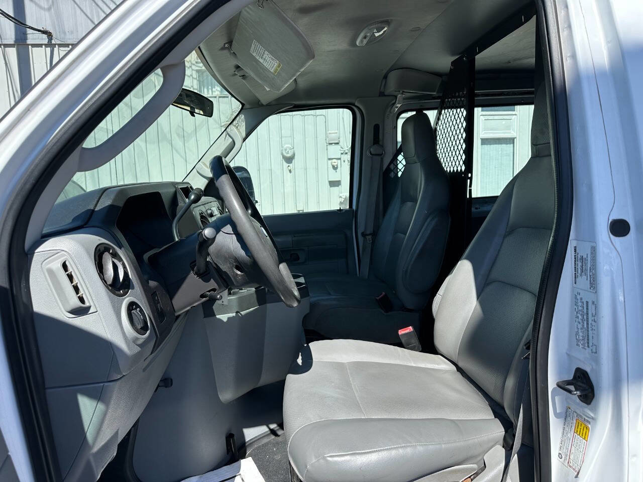 Used 2011 Ford E-150 and Econoline 150 image 5