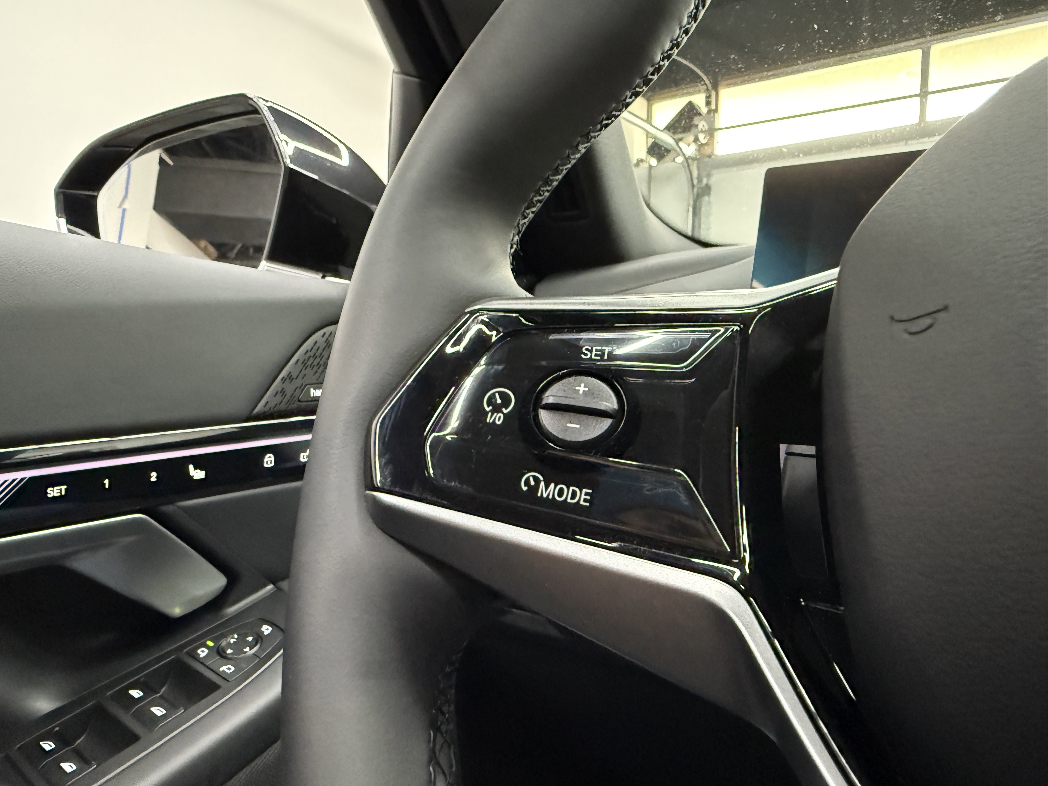 Used 2024 BMW i5 eDrive40i w/ M Sport Package image 13
